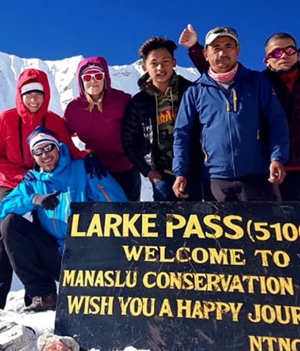 Larke Pass (5160 meters) in Manaslu