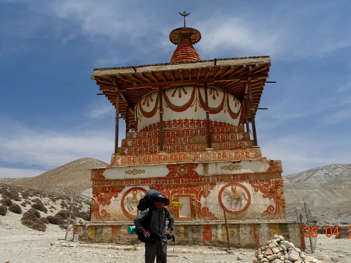 A huge chhorten ar Tsarang in Upper Mustang