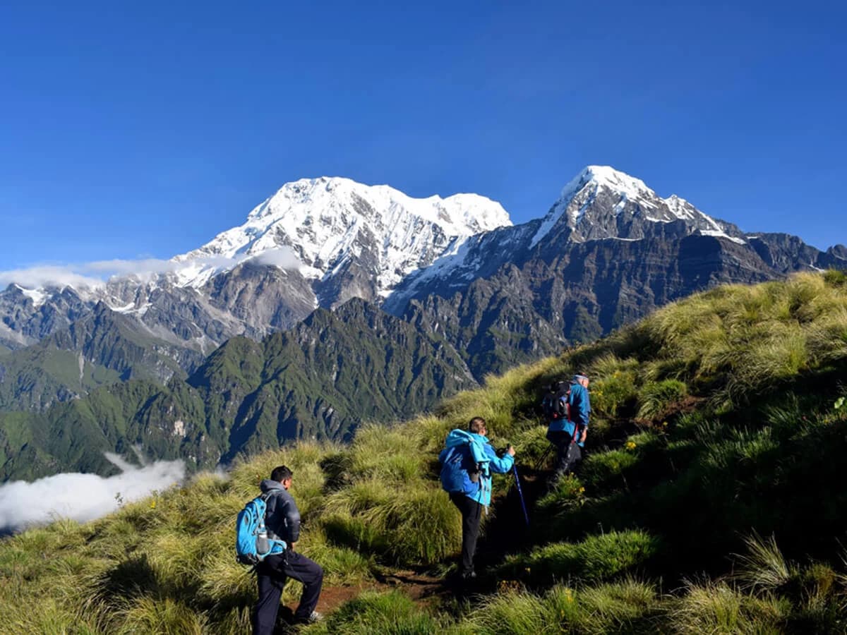 Hiking up to Mardi Himal View Point
