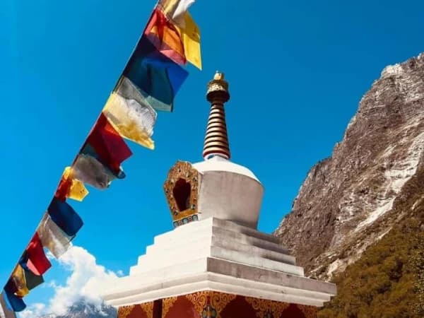 A Chhorten In Lapchi Trek Route